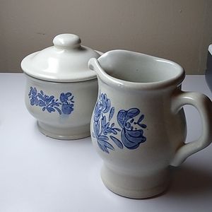 Pfaltzgraff  Yorktown creamer sugar bowl